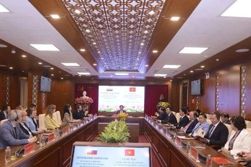 Bế mạc Chương trình trao đổi chuyên đề với công chức cao cấp Liên bang Nga