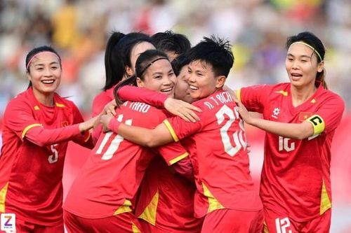 Bóng đá nam và nữ Việt Nam đều giành vé vào Bán kết ở SEA Game 33