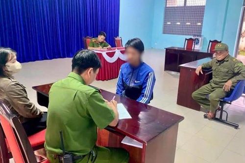 Vận động người nghiện đi cai