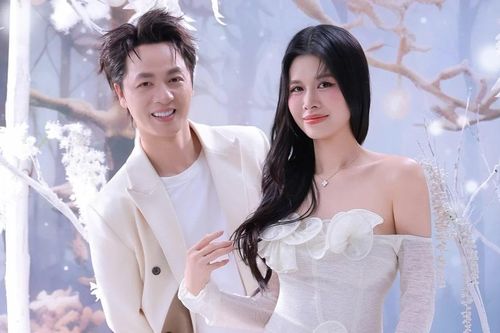 Bộ ảnh viên mãn của gia đình 'anh trai vượt ngàn chông gai' Đăng Khôi và Thủy Anh khiến netizen ngưỡng mộ