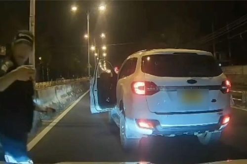Khánh Hòa: Xác minh clip tài xế ô tô chặn đầu, chửi bới người khác