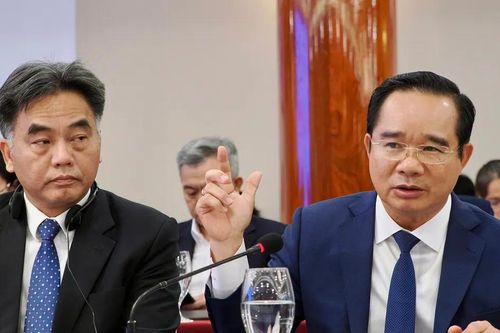 Chủ tịch UBND TPHCM: Khẩn trương gỡ vướng cấp sổ đỏ cho doanh nghiệp thuê đất khu chế xuất
