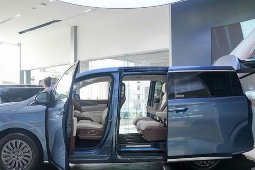 Khoang thương gia trở thành tiêu chí chọn dòng xe MPV