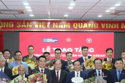 Liên đoàn kỹ sư ASEAN nhận Huân chương Hữu nghị của Chủ tịch nước