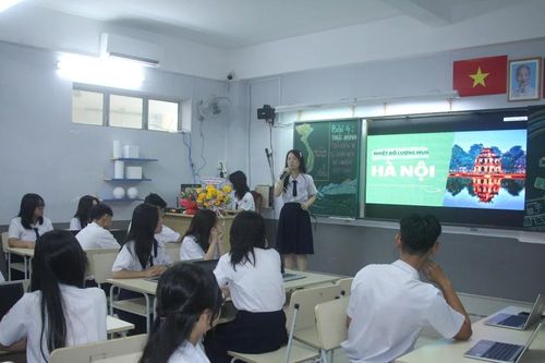 TPHCM hướng tới phổ cập THPT năm 2035, triển khai 100% trường học số