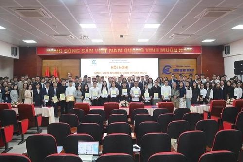 Lan tỏa tinh thần nghiên cứu khoa học trong sinh viên EPU năm 2025