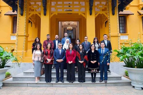 Thứ trưởng Nguyễn Minh Hằng tiếp đoàn cán bộ Palestine tham gia khóa đào tạo tại Học viện Ngoại giao