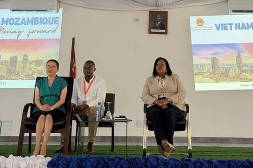 Đại sứ Việt Nam tại Mozambique thăm tỉnh Gaza, chủ trì Hội thảo xúc tiến thương mại
