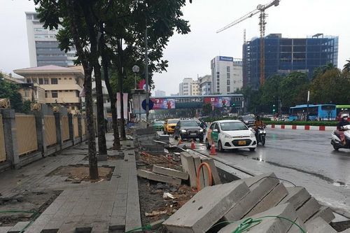 Hà Nội: Không cấp phép đào vỉa hè khi không khí ô nhiễm nặng