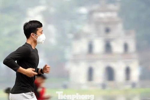 Người Hà Nội đổi lịch tập thể dục để 'né bụi'