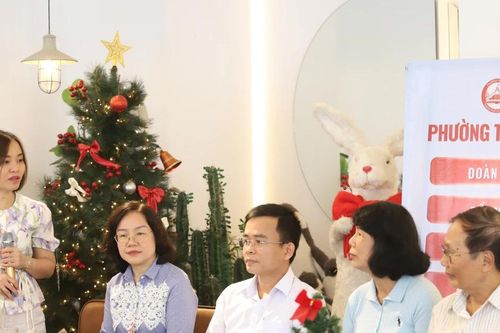 Lãnh đạo phường cùng người dân thẳng thắn đối thoại ở 'nơi dễ nói chuyện'