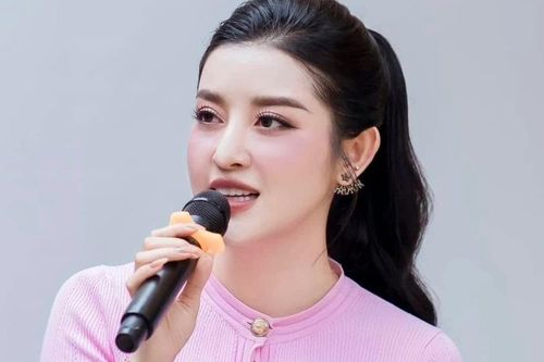 Huyền My: 'Tôi sốc, bật khóc khi nghỉ việc MC'