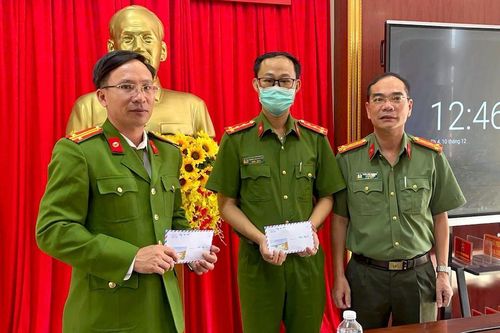 Đại úy công an bị đối tượng 'ngáo đá' dùng kéo tấn công gây thương tích