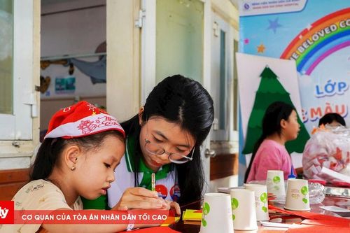 Noel ấm áp ở bệnh viện TP.HCM