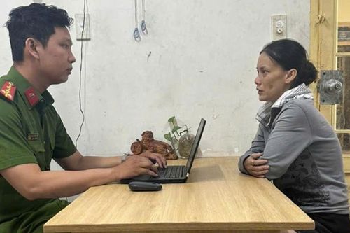 Danh tính người phụ nữ lột bông tai vàng của bé 5 tuổi