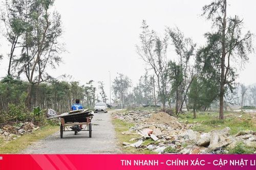 Nhiều tuyến đường quê bị rác thải xây dựng 'tấn công'