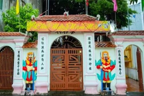 Lạc giữa đền Vân Thị