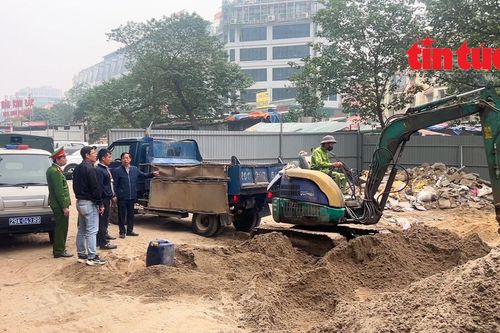 Phường Cầu Giấy mạnh tay xử lý các bãi vật liệu xây dựng tự phát gây ô nhiễm