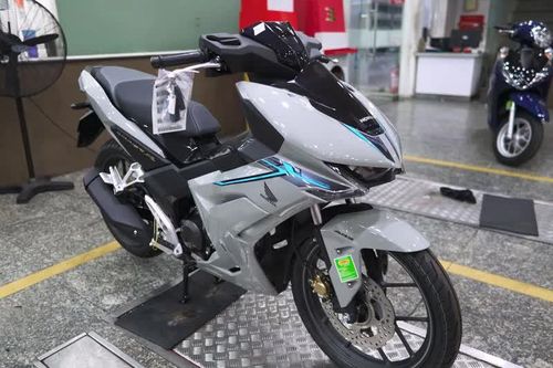 Cận cảnh Honda Winner R phiên bản màu xám đen, giá 50,06 triệu đồng tại Việt Nam