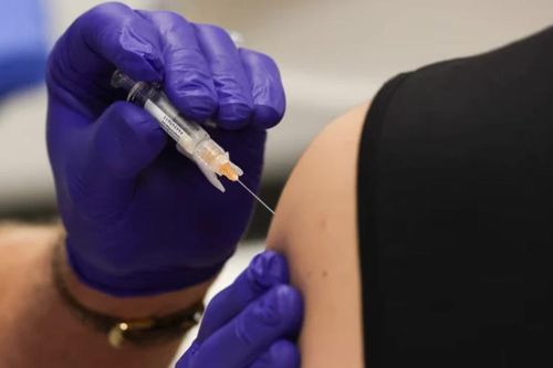 CNN: FDA tính đưa ra mức cảnh báo 'hộp đen' nghiêm trọng nhất đối với vaccine Covid-19
