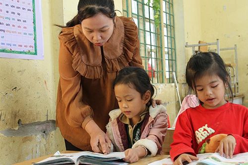 'Chiến dịch đặc biệt' vì học trò vùng biên