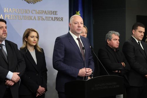 Chính trường Bulgaria rung chuyển trước thềm gia nhập Eurozone