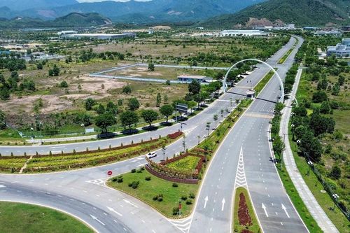 Đầu tư công nghiệp và công nghệ cao khởi sắc