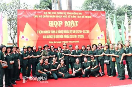 Họp mặt cựu nữ quân nhân kỷ niệm 81 năm Ngày thành lập Quân đội nhân dân Việt Nam