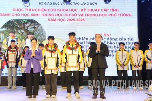 Trao giải Cuộc thi nghiên cứu khoa học, kỹ thuật cấp tỉnh