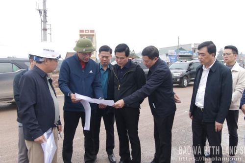 Đồng chí Bí thư Tỉnh ủy kiểm tra 2 dự án giao thông trọng điểm