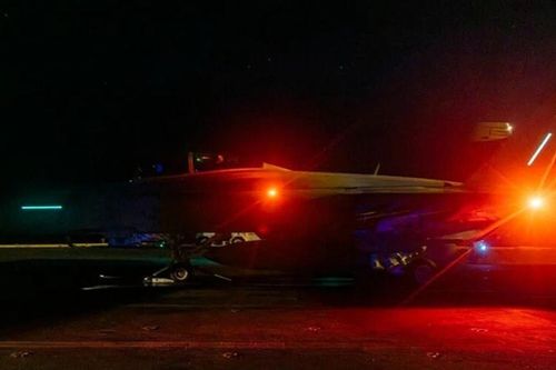 USS Gettysburg phóng SM-2 vào F/A-18: chuỗi lỗi tác chiến