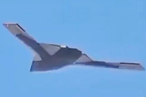 UAV tàng hình liên lục địa Trung Quốc: kích thước ngang B-2