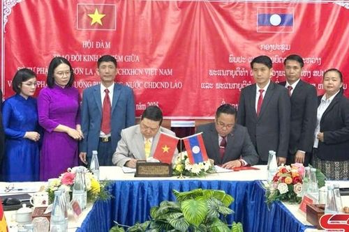 Sở Tư pháp tỉnh Sơn La thăm và làm việc với Sở Tư pháp tỉnh Luông Pha Bang