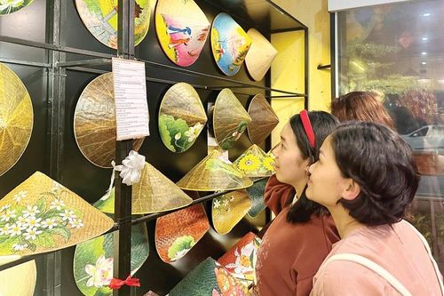 Du lịch Huế: Khắc phục 'nốt trầm' để phát triển bền vững