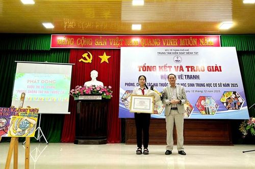 Trao giải cuộc thi vẽ tranh phòng, chống tác hại thuốc lá cho học sinh trung học cơ sở