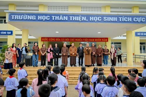 Tu viện Khánh An trao tặng hơn 1,3 tỷ đồng đến bà con vùng lũ tỉnh Đắk Lắk (Phú Yên cũ)
