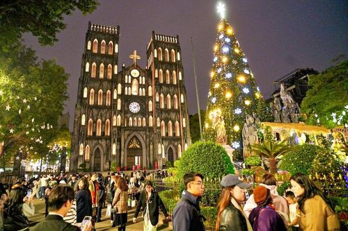 Du lịch mùa lễ hội cuối năm tới các điểm đến Việt Nam trải dài khắp đất nước
