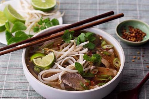 Ngày phở Việt Nam: 40.000đ/bát phở thương hiệu