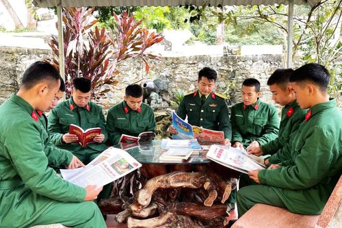 Linh hoạt, sáng tạo trong công tác giáo dục chính trị tư tưởng