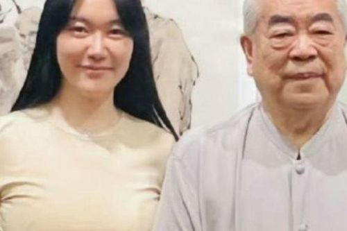 Nhà thư pháp 87 tuổi gây chấn động khi có con với vợ trẻ kém 50 tuổi, tuyên bố đoạn tuyệt với con ruột