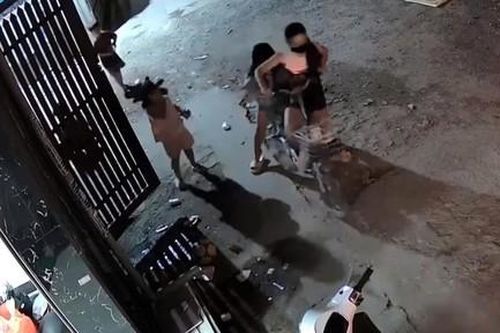 Từ vụ bé gái 5 tuổi bị giật đôi bông tai vàng- lời cảnh tỉnh cho người lớn