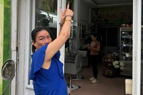 Công an phường Gia Định truy nhanh 'nữ quái' trộm iPhone 17 Promax của chủ tiệm uốn tóc
