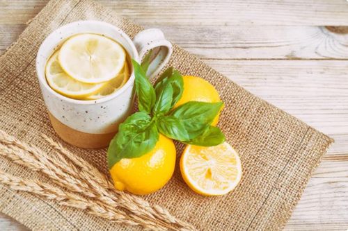 Điều gì xảy ra với cơ thể khi uống nước chanh ấm mỗi ngày?