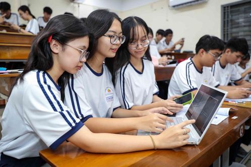 Thời đại AI, có nên chọn những ngành học 'gắn với AI'?