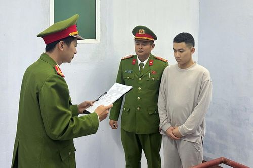 Khởi tố kẻ cố tình lao ô tô vào đám đông làm 4 người bị thương