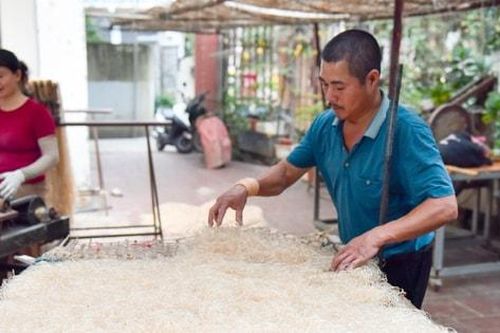 Nâng niu nghề miến Cự Đà