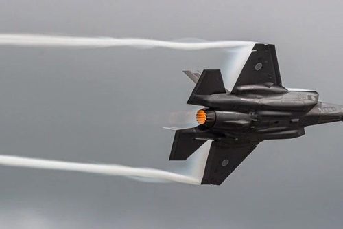 Mỹ tiếp tục điều thêm tiêm kích F-35A và phi cơ cứu nạn áp sát Venezuela