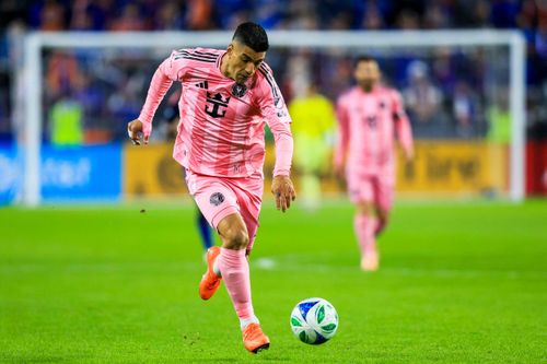 Suarez chưa giải nghệ