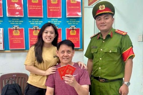 Công an TP.HCM tìm thấy người cha Singapore đi lạc vào ngày sinh nhật