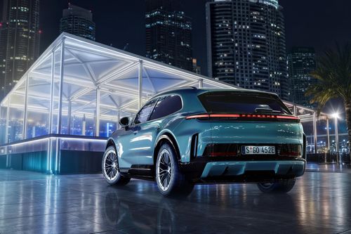Porsche tiếp tục tăng giá xe tại Mỹ